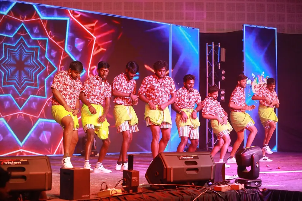 Madurai Boys Team Dance